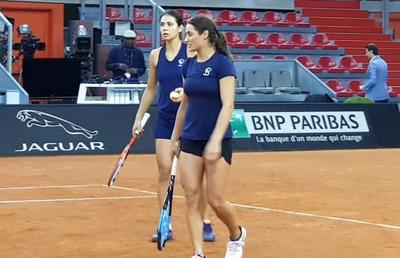 Raluca Olaru și Monica Niculescu, înfrângere clară în finala turneului de la Praga! Au câștigat doar 4 game-uri în fața perechii Lucie Hradecka/Kristyna Pliskova