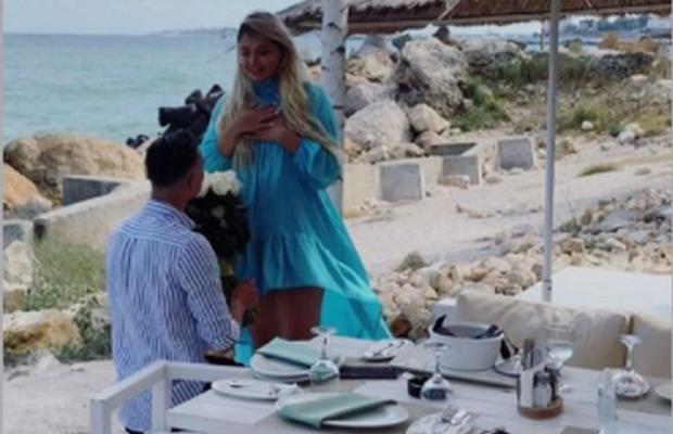 GALERIE FOTO A spus „DA!” Cristi Manea i-a oferit inelul vloggeriței Irina Deaconescu, după un an de relație