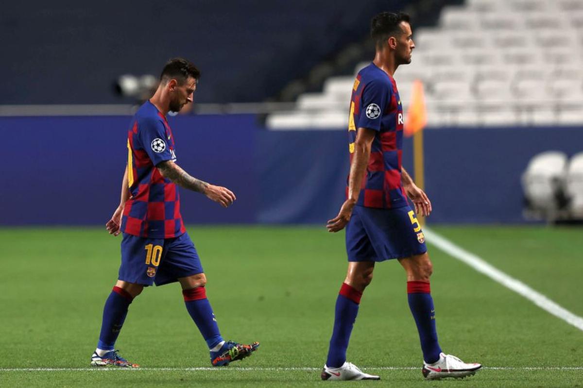 Un fost mare fotbalist e acum favorit să o preia pe Barcelona! A fost văzut pe aeroport