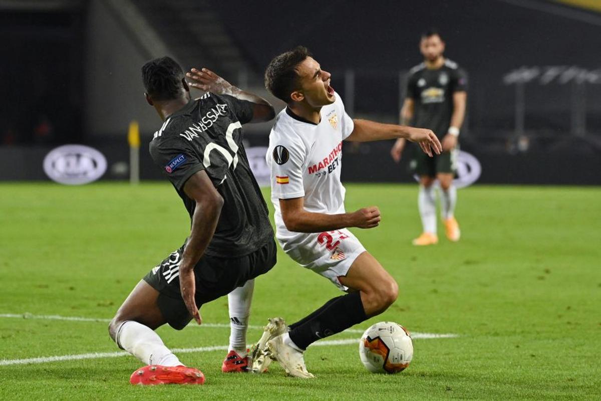 Ironii pentru cel mai scump fundaș din istorie, după semifinala Europa League: „No look defending”