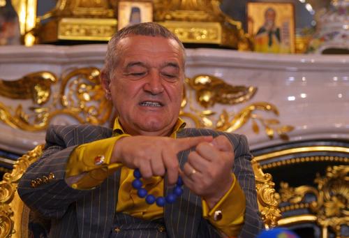 Gigi Becali dă afară doi jucători afară după Rapid - FCSB