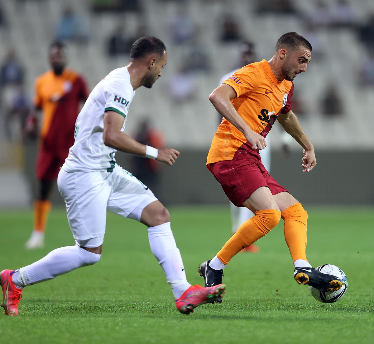 Giresunspor - Galatasaray » Nebunie! Cicâldău, gol la debut! Apoi a sărit să despartă doi colegi aflați la un pas de bătaie