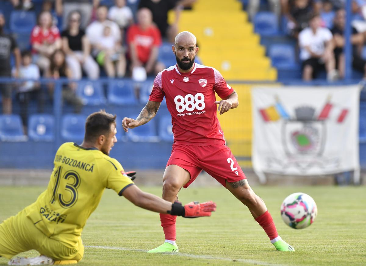 Doar lui Dinamo i se putea întâmpla! Fotbalistul lui Zăvăleanu a marcat în poarta „câinilor”