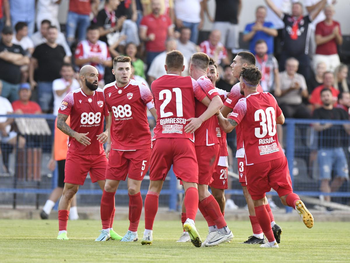 Doar lui Dinamo i se putea întâmpla! Fotbalistul lui Zăvăleanu a marcat în poarta „câinilor”