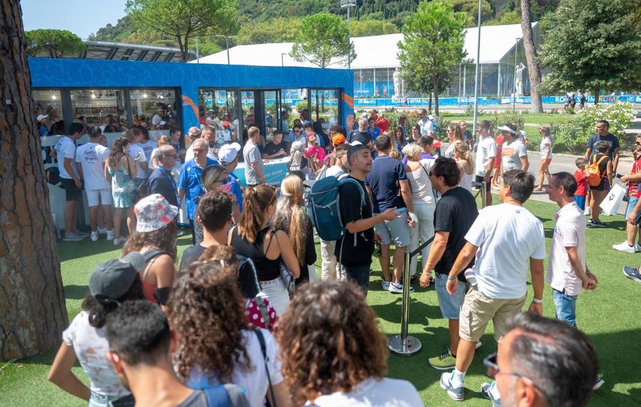 David Popovici înoată vineri în locul în care a stabilit mai multe recorduri mondiale! Reporterul GSP oferă ultimele detalii