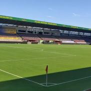 Gazonul arenei lui Nordsjaelland, „Right to Dream Park”, arată impecabil (foto: Marius Mărgărit)