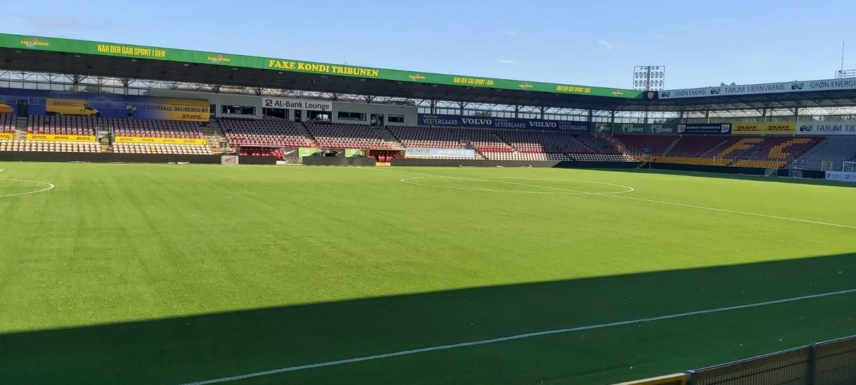 Gazonul arenei lui Nordsjaelland, „Right to Dream Park”, arată impecabil