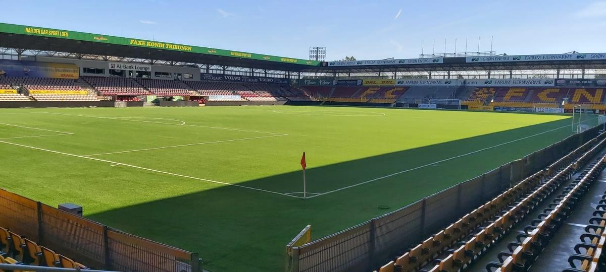 Gazonul arenei lui Nordsjaelland, „Right to Dream Park”, arată impecabil