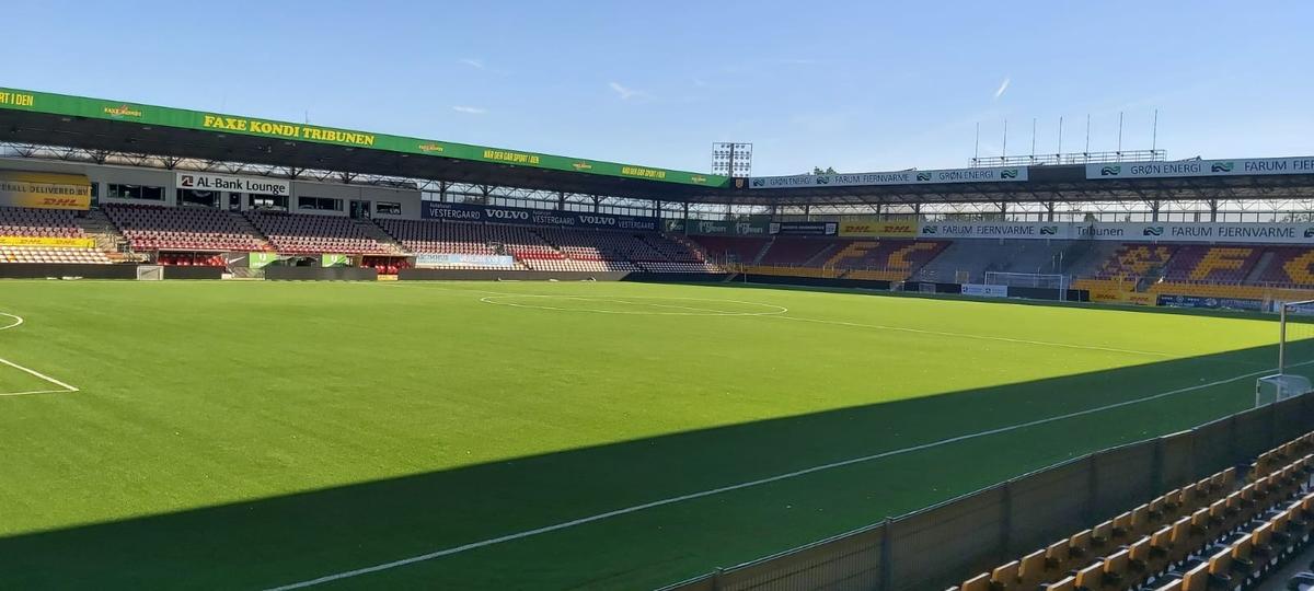 Gazonul arenei lui Nordsjaelland, „Right to Dream Park”, arată impecabil