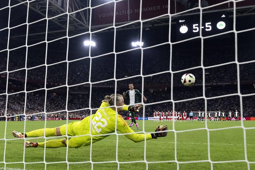 Ajax s-a calificat dramatic în play-off-ul Europa League, învingând Panathinaikos la loviturile de departajare. S-au executat nu mai puțin de 34 penalty-uri! / foto: Imago