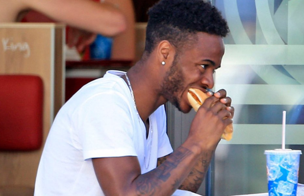 Van Persie mută echipa în Belgia din cauza lui Raheem Sterling