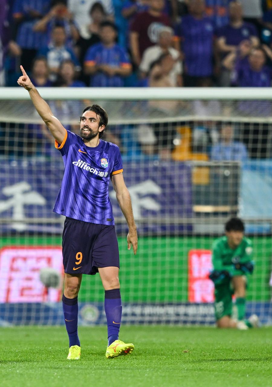 Andrea Compagno, foto: Imago Images Andrea Compagno, pe val în China » Fostul atacant de la FCSB a marcat un gol decisiv