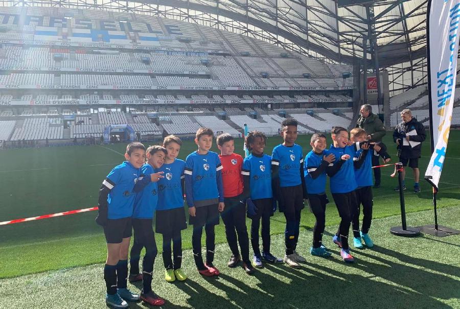 Olympique Marseille acordă o atenție ridicată tinerilor din comunitate / Sursă foto: Facebook@ Jeunesse Sportive des Pennes Mirabeau „Pe modelul Marseille” » Clubul de tradiție din România a lansat proiectul inspirat de la o forță din Hexagon: toate detaliile