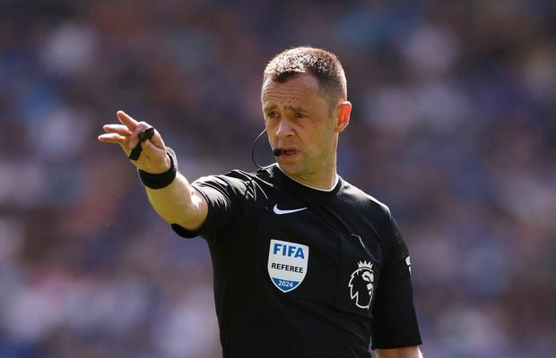 Decizie nemaiîntâlnită la startul Premier League! Ce obligație au de acum arbitrii » În România, a existat cazul Gigi Becali - Istvan Kovacs