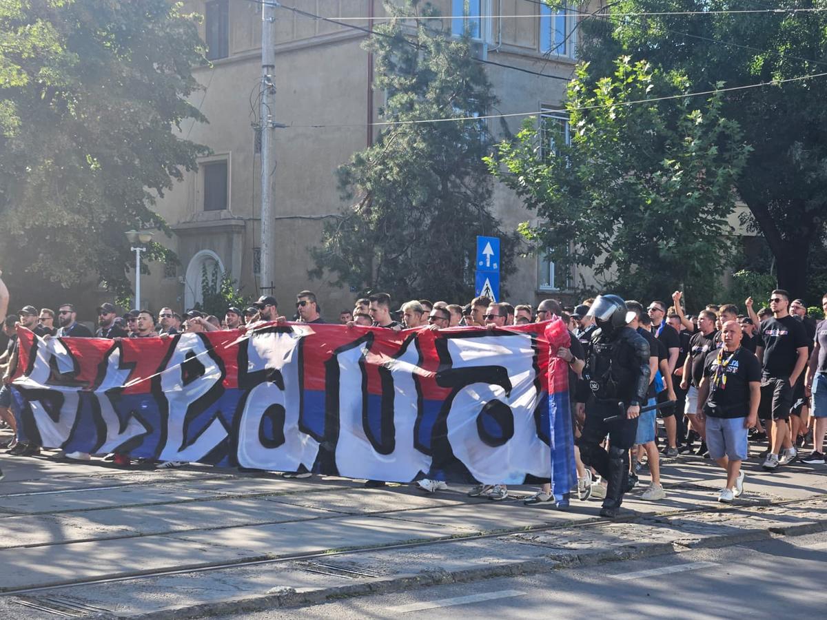 Scenografia pregătită de Peluza Sud la meciul cu CS Dinamo