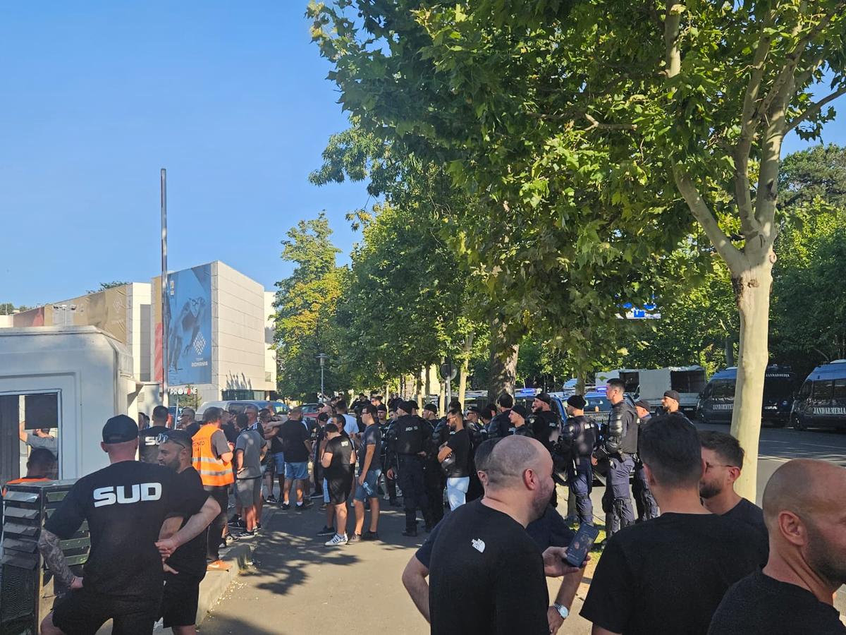 Scenografia pregătită de Peluza Sud la meciul cu CS Dinamo