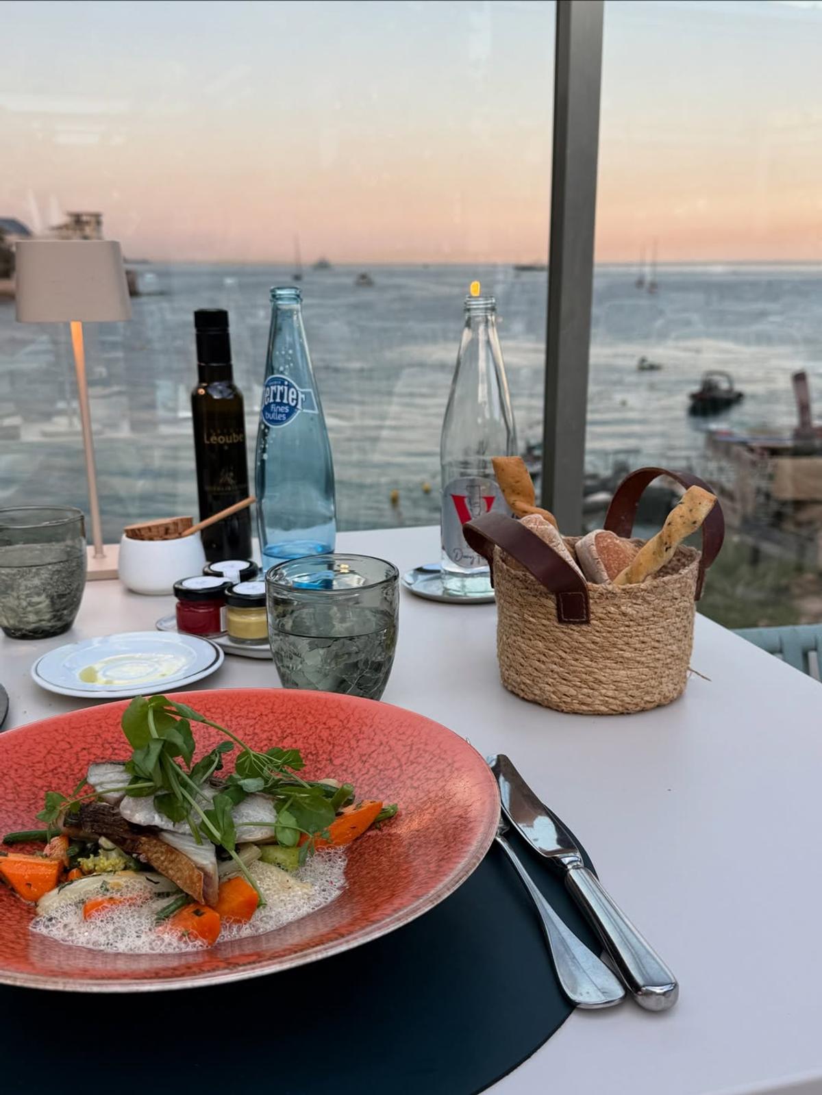 Simona Țăranu, vacanță de vis pe Coasta de Azur. Foto: Instagram @simona.taranu