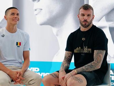 David Popovici, intervievat de un mare rival și amic: „Ar fi egoist să încerc să-mi scriu numele în istorie și atât. Vreau să fiu mai mult decât atât”