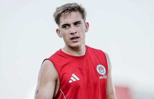 La primul meci ca titular, fiul fostului campion al României l-a cucerit pe antrenorul Oțelului