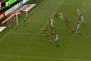 Pe unde a intrat? Gol senzațional în Corvinul - CFR Cluj