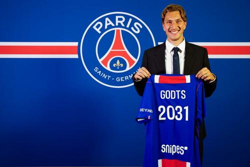 Mika Godts, prezentat oficial la PSG // foto: psg.fr