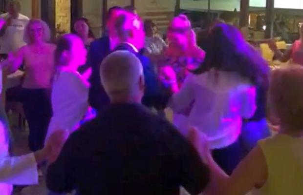 VIDEO Chef de chef cu ministrul Bogdan Matei » A „rupt” ringul de dans alături de o federație care a reușit o contraperformanță istorică!