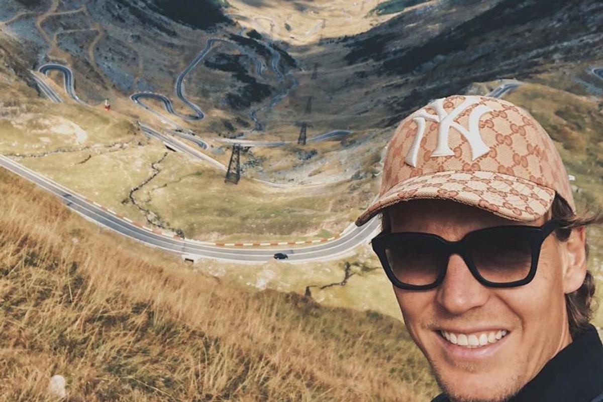GALERIE FOTO A fost în Top 5, iar acum face reclamă României! Tomas Berdych s-a întâlnit cu ursul pe Transfăgărășan