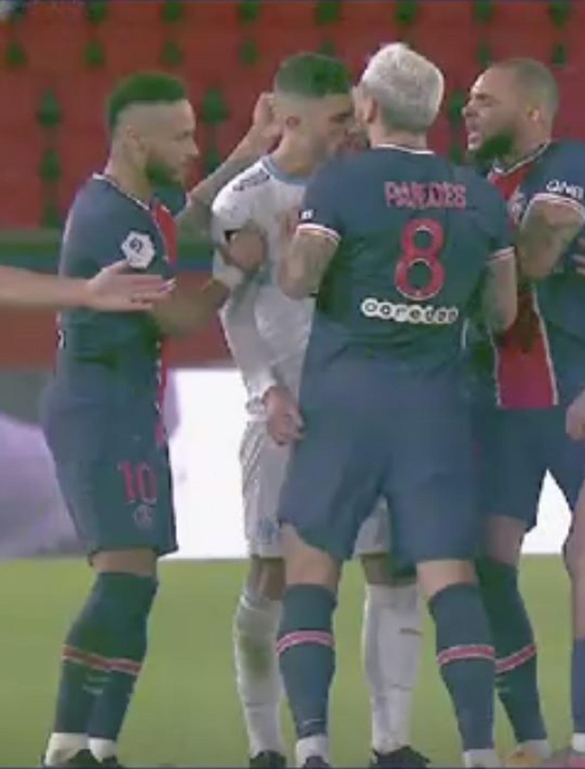 Dovada că Di Maria l-a scuipat pe Alvaro la PSG - Marseille și Neymar l-a lovit și pe Sakai! Argentinianul nu a fost eliminat pe teren, dar ar putea fi suspendat pentru gestul său