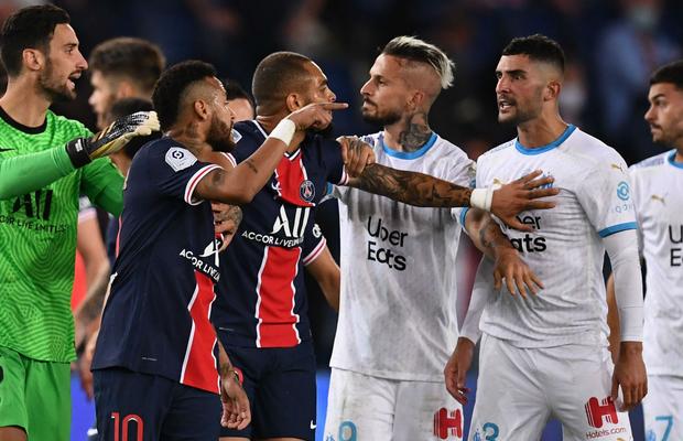 FOTO Dovada că Di Maria l-a scuipat pe Alvaro la PSG - Marseille și Neymar l-a lovit și pe Sakai! Argentinianul nu a fost eliminat pe teren, dar ar putea fi suspendat pentru gestul său