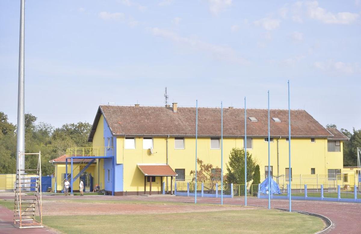 Senta - locul unde se joacă Topola - FCSB