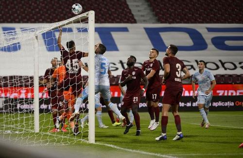 Dinamo Zagreb, formația care a eliminat CFR Cluj din preliminariile Ligii Campionilor, a fost scoasă din competiție de Ferencvaros, campioana Ungariei, scor 2-1.
