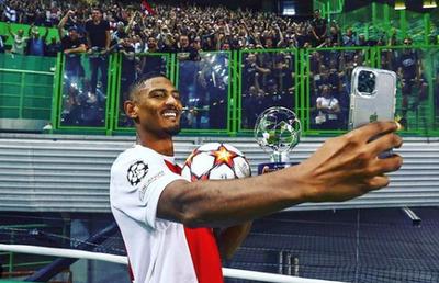 Recordul lui Van Basten, egalat! A înscris de 4 ori la debutul în Champions League