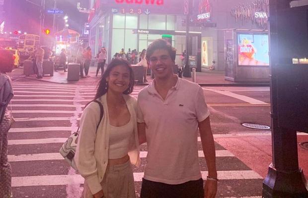 Cine este bărbatul misterios alături de care Emma Răducanu s-a fotografiat în New York