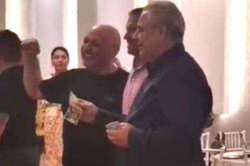 Marius Șumudică a fost într-o formă de zile mari la petrecerea dată de Gigi Corsicanu.