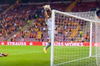 Cicâldău și Moruțan, martori la un autogol absolut incredibil » Portarul lui Lazio a prins mingea și a trimis-o în propria poartă