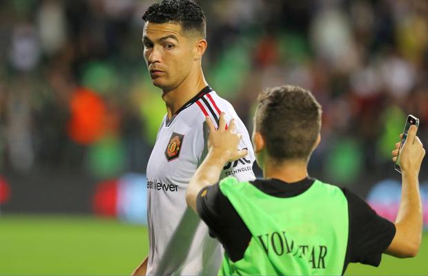 Gestul lui Ronaldo după Sheriff Tiraspol - Manchester United » Ce a făcut când un voluntar a venit să se pozeze cu el după meci