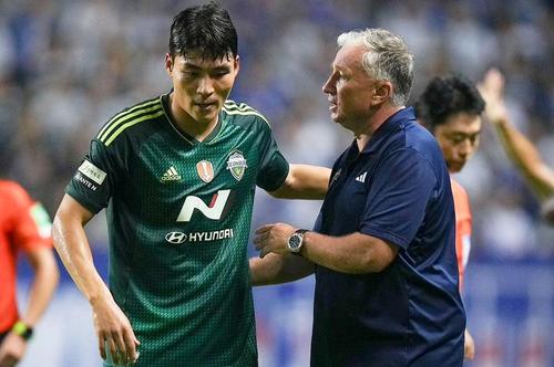 Dan Petrescu e fără victorie la Jeonbuk de 5 etape // sursă foto: Facebook