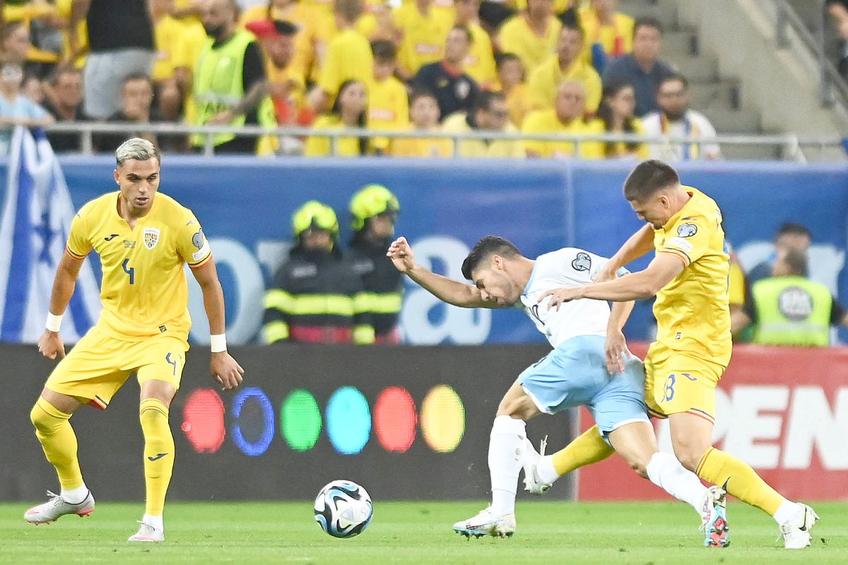 Cristi Manea, în stânga, nu va juca cu Belarus și Andorra // foto: Imago Images