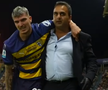 Imaginile durerii! Valentin Mihăilă s-a accidentat și nu a putut să iasă singur de pe gazon » Panică pentru Mircea Lucescu