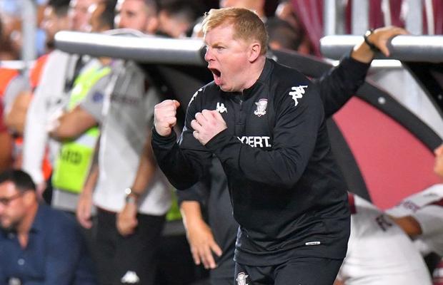 Neil Lennon nu scapă de ironiile din România: „Dacă știa că la noi e gheață și vara, nu cădea în Herăstrău!”