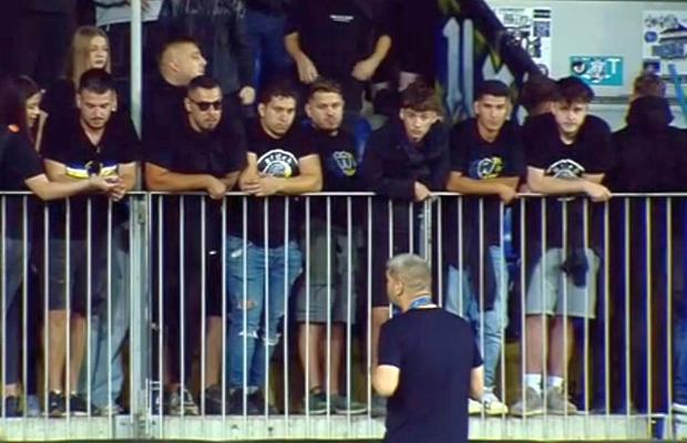 Nu a mai suportat să vadă ce pățește antrenorul: „Îmi vine să plâng”