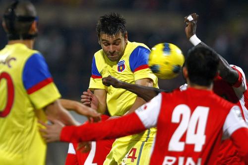Dinamo avea 11 puncte peste FCSB înaintea derby-ului din decembrie 2011. Roș-albaștrii au încheiat acel campionat la patru puncte în fața „câinilor” / Sursă foto: Imago Images