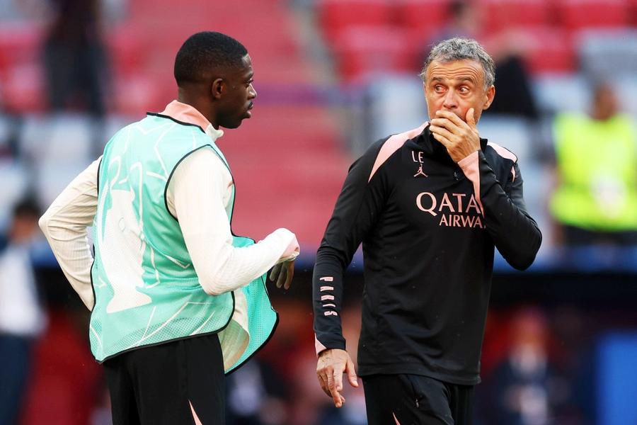 Dembele și Luis Enrique, foto: Guliver/gettyimages Joacă în derby la câteva ore după ce și-a dat BAC-ul! » Povestea celui mai tânăr debutant al clubului în Ligue 1