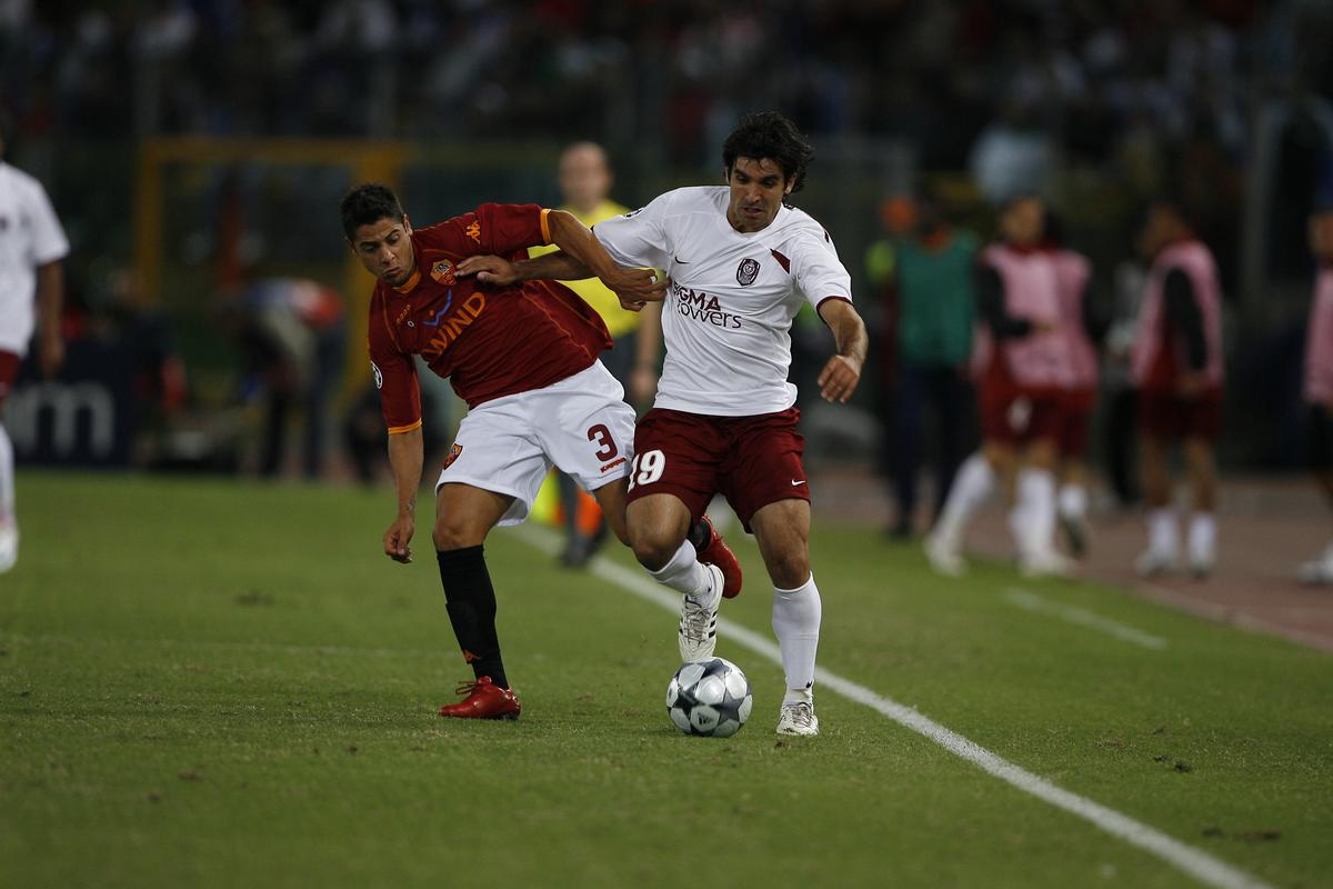 Fix 17 ani de când zidarul Culio a răpus gladiatorii » Imagini memorabile de pe Olimpico + Amintirile „Papei de la Roma”: „Fază tare cu Trică în vestiar”