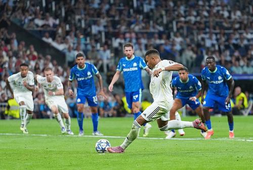 Kylian Mbappe a egalat din penalty în Real Madrid - Marseille/ foto: Getty Images