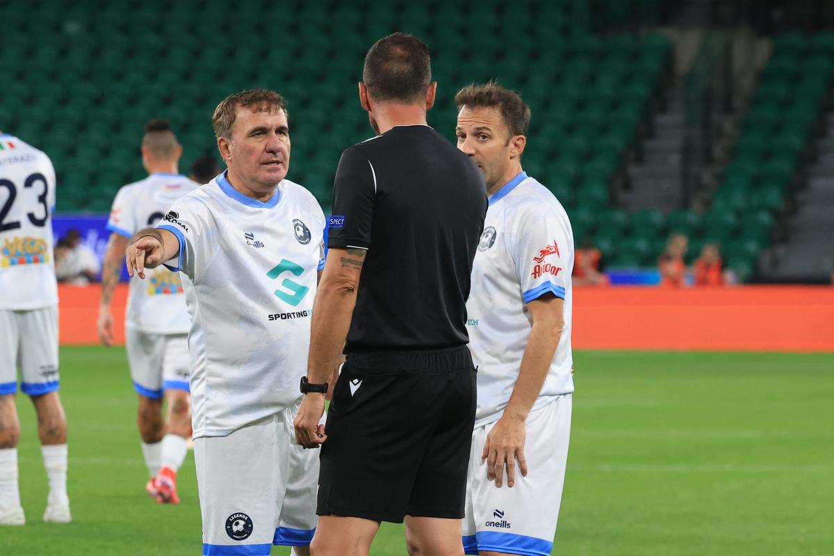 Gică Hagi la Legends Charity Game