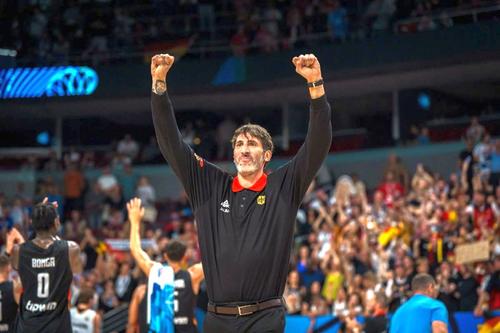 Alex Mumbru, antrenorul principal al Germaniei/Foto: fiba.basketball