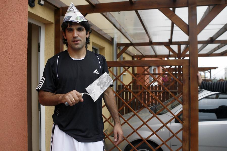 Emmanuel Culio, zidar până la 19 ani Fix 17 ani de când zidarul Culio a răpus gladiatorii » Imagini memorabile de pe Olimpico + Amintirile „Papei de la Roma”: „Fază tare cu Trică în vestiar”