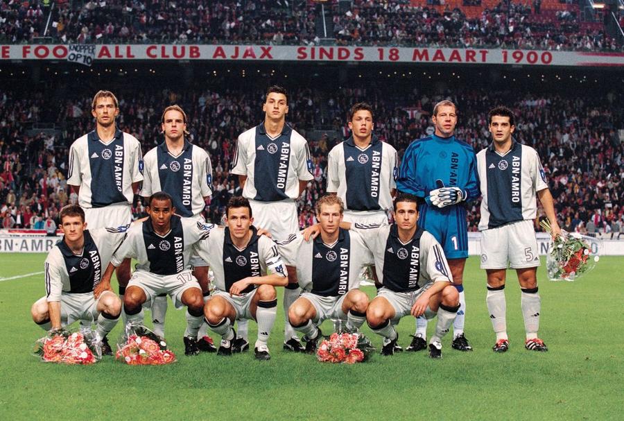 Chivu, căpitan la Ajax. Heitinga, primul de lângă portar / FOTO: Imago Antrenorul lui Ajax așteaptă întâlnirea cu Cristi Chivu: „Mă voi bucura să-l îmbrățișez din nou! Mereu vigilent și comunicativ”