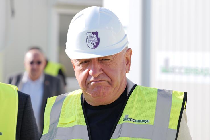 Oficialii clubului din Trivale au îngropat o „capsulă a timpului” în fundația noului stadion „Nicolae Dobrin”